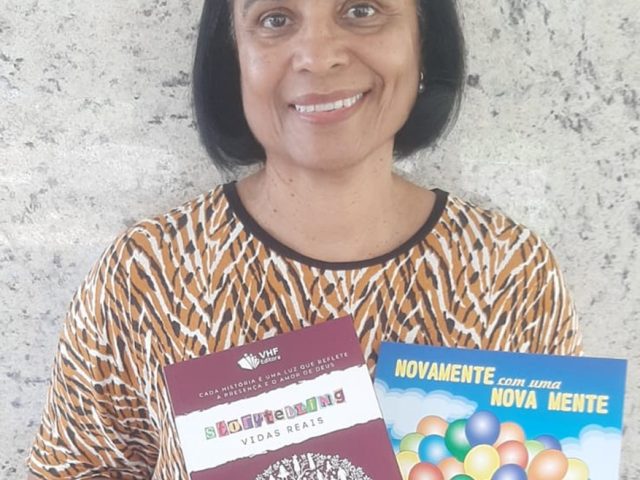 Elena Salles_lançamento literário na BDB-divulgação Elena Salles_lançamento literário na BDB-divulgação